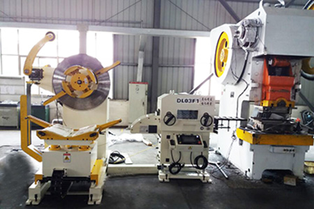 復(fù)工復(fù)產(chǎn)，山東客戶訂購多臺(tái)三合一送料機(jī)